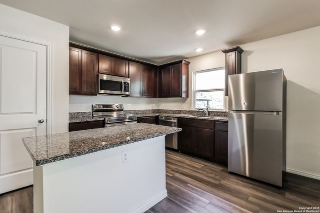 222 garcia, Seguin, TX 78155