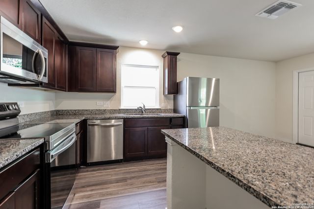 222 garcia, Seguin, TX 78155