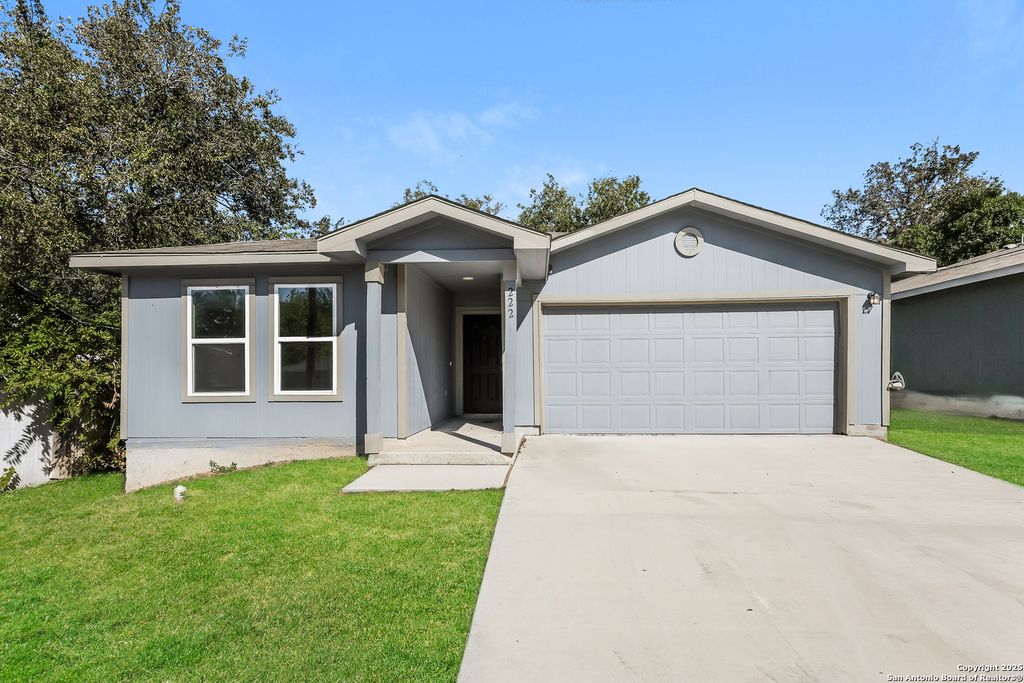 222 garcia, Seguin, TX 78155