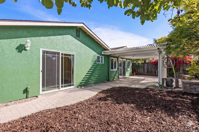 140 Five Crowns Way, Encinitas, CA 92024
