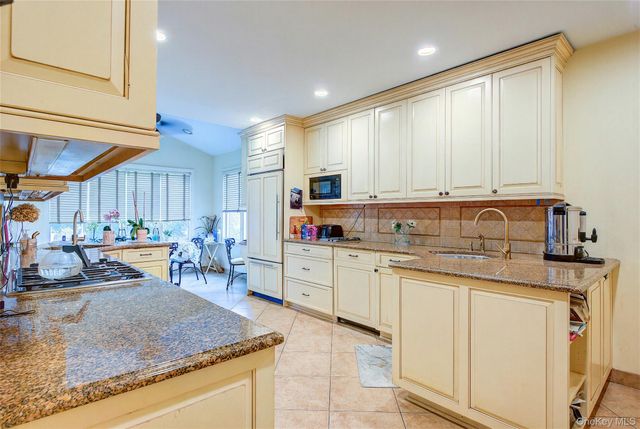 75-12 174th Street, Fresh Meadows, NY 11366