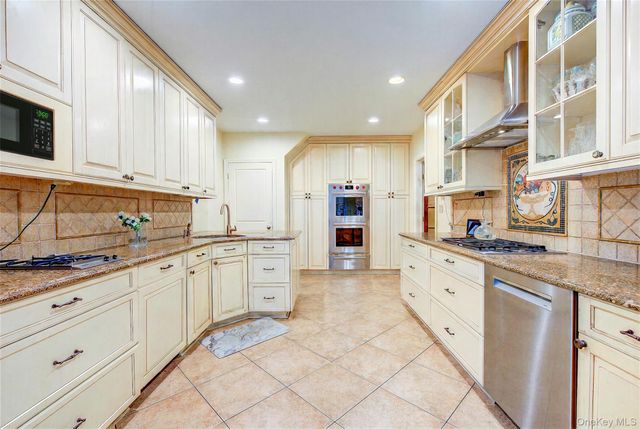 75-12 174th Street, Fresh Meadows, NY 11366