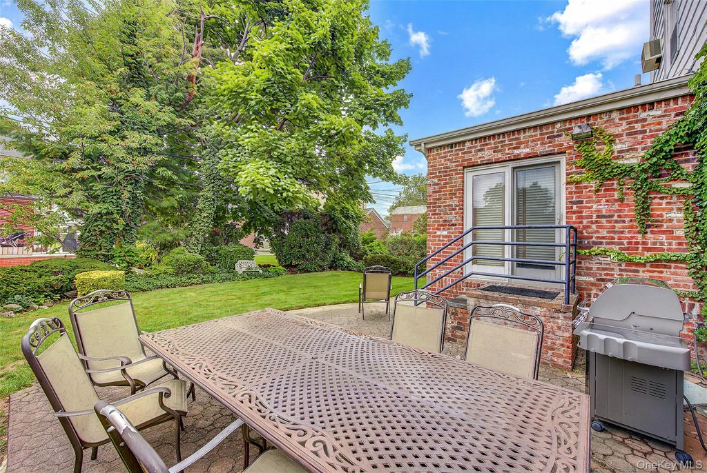 75-12 174th Street, Fresh Meadows, NY 11366 — photo 4