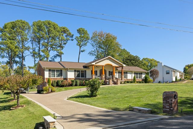 152 Fairways Dr, Hendersonville, TN 37075
