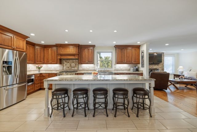 152 Fairways Dr, Hendersonville, TN 37075