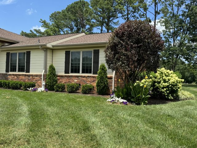 152 Fairways Dr, Hendersonville, TN 37075