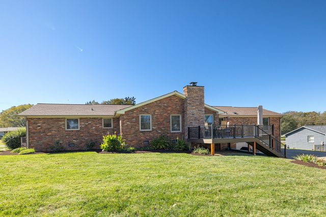 152 Fairways Dr, Hendersonville, TN 37075
