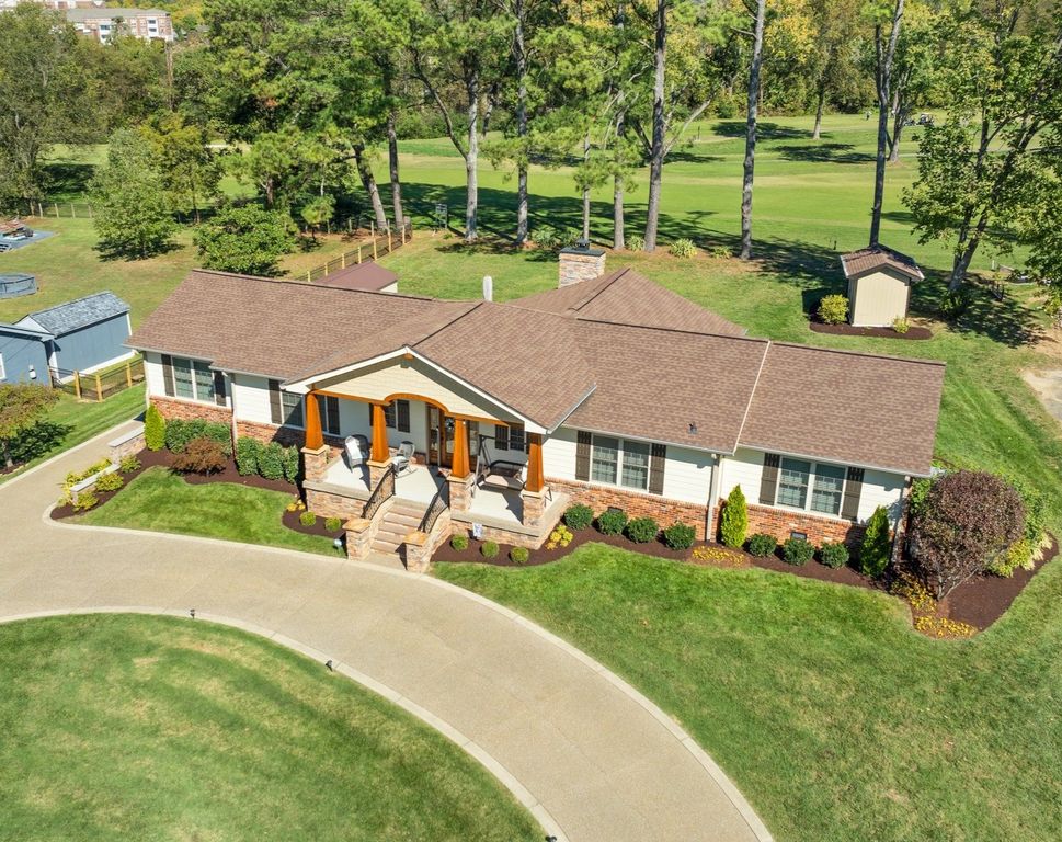 152 Fairways Dr, Hendersonville, TN 37075