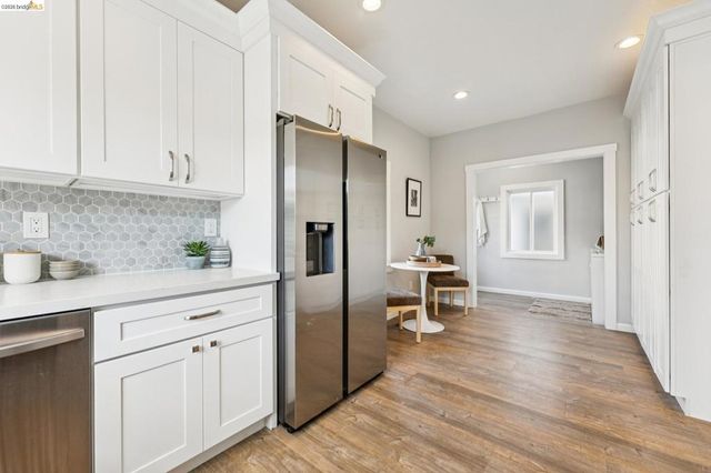 2726 Wallace St, Berkeley, CA 94702