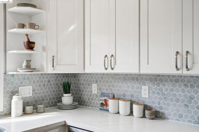 2726 Wallace St, Berkeley, CA 94702