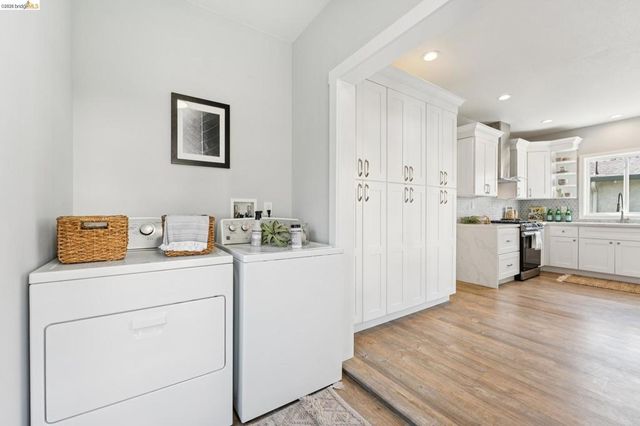 2726 Wallace St, Berkeley, CA 94702