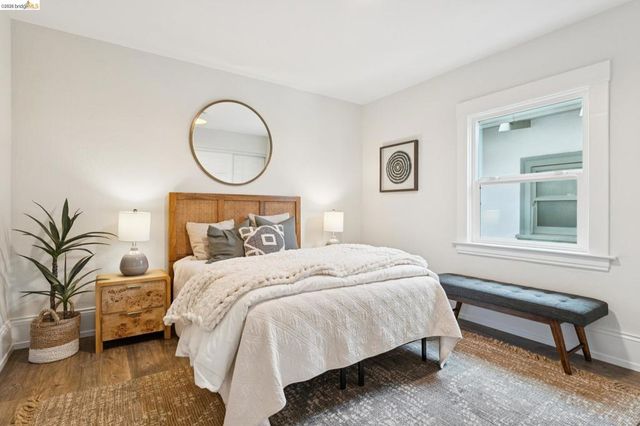 2726 Wallace St, Berkeley, CA 94702