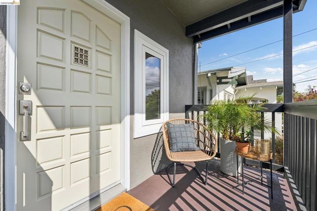 2726 Wallace St, Berkeley, CA 94702