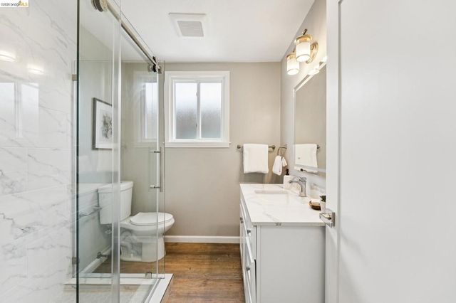 2726 Wallace St, Berkeley, CA 94702