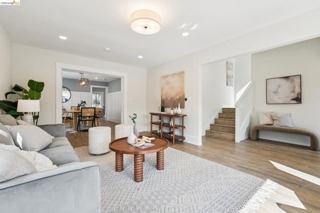 2726 Wallace St, Berkeley, CA 94702