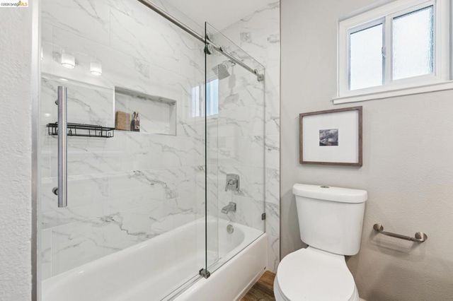 2726 Wallace St, Berkeley, CA 94702