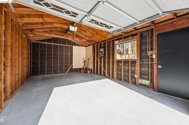 2726 Wallace St, Berkeley, CA 94702