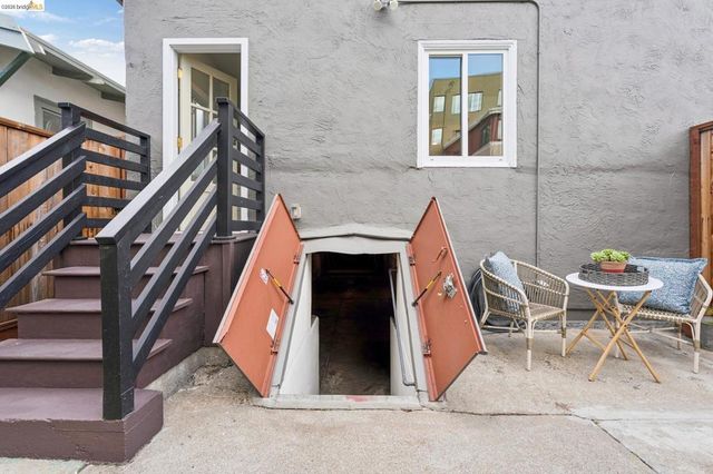 2726 Wallace St, Berkeley, CA 94702