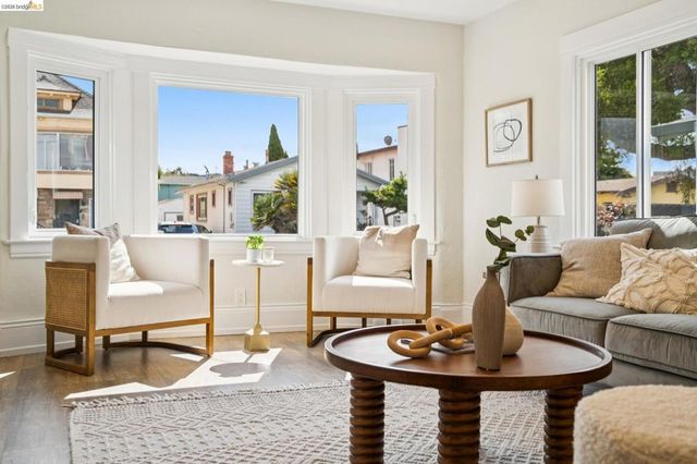 2726 Wallace St, Berkeley, CA 94702