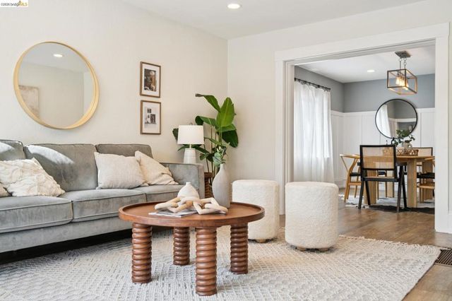 2726 Wallace St, Berkeley, CA 94702