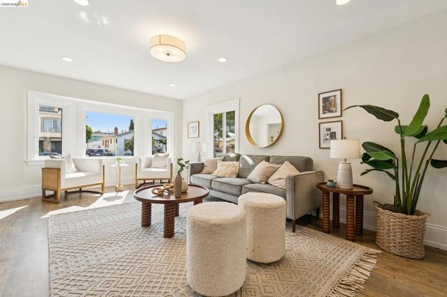 2726 Wallace St, Berkeley, CA 94702