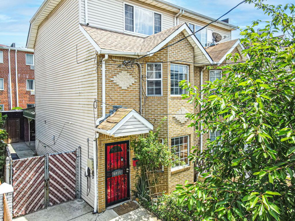 8439 130th Street, Kew Gardens, NY 11415