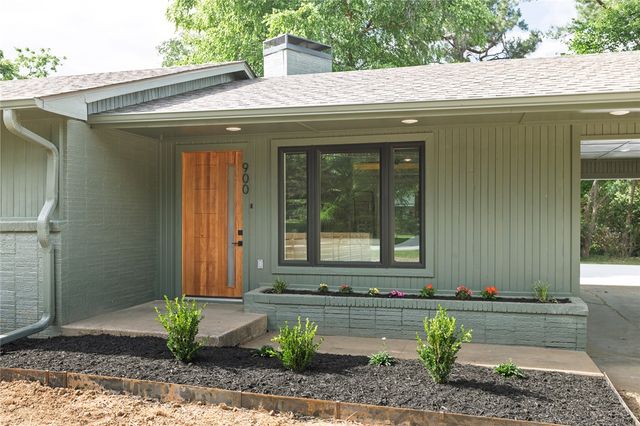 900 E Ash Street, Fayetteville, AR 72703