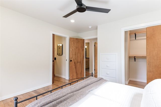 900 E Ash Street, Fayetteville, AR 72703