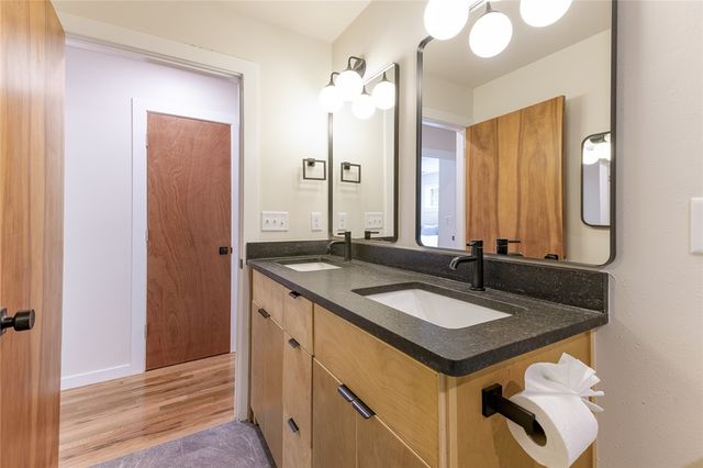 900 E Ash Street, Fayetteville, AR 72703
