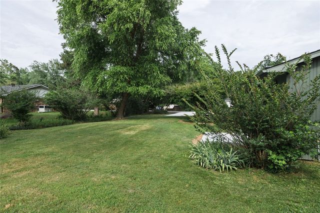 900 E Ash Street, Fayetteville, AR 72703