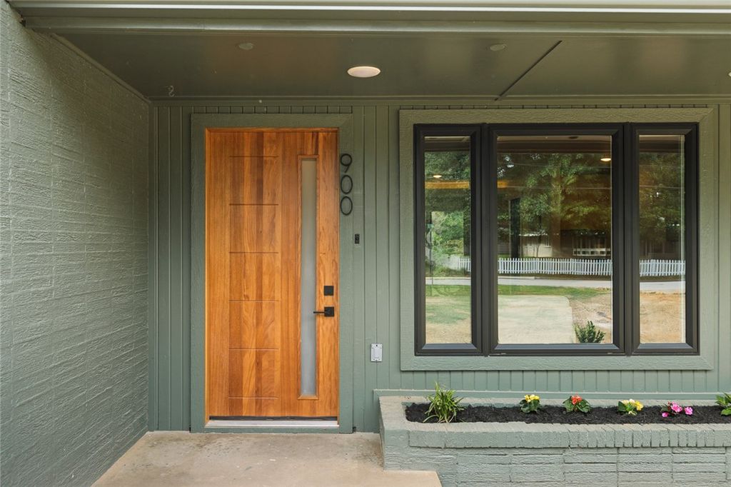 900 E Ash Street, Fayetteville, AR 72703