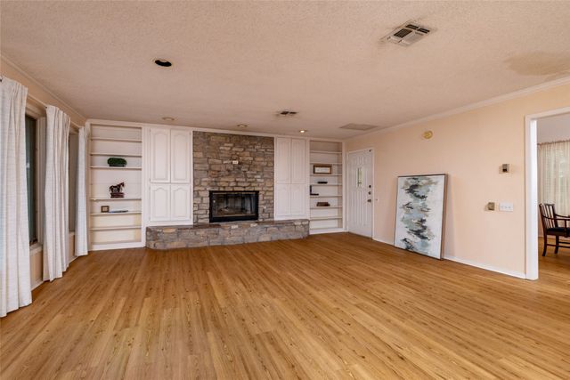619 Baylor Street, Weatherford, TX 76086