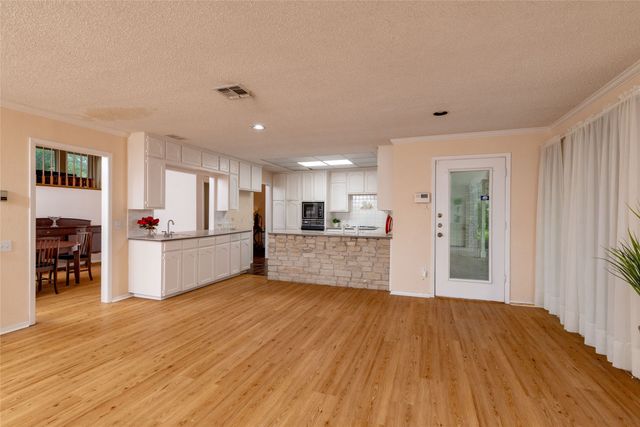 619 Baylor Street, Weatherford, TX 76086