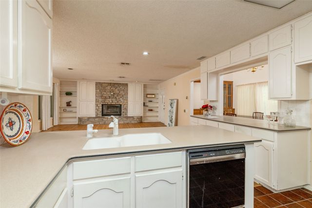 619 Baylor Street, Weatherford, TX 76086