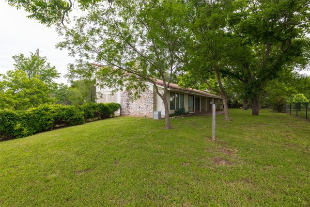 619 Baylor Street, Weatherford, TX 76086
