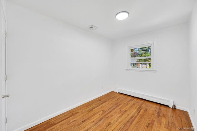 40 Fenwick Street, Greenlawn, NY 11740