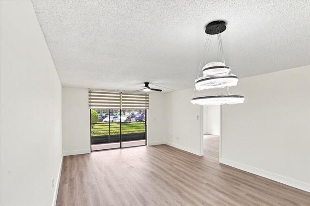 1100 COLONY POINT Circle 121, Pembroke Pines, FL 33026