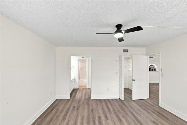 1100 COLONY POINT Circle 121, Pembroke Pines, FL 33026