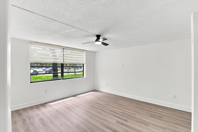 1100 COLONY POINT Circle 121, Pembroke Pines, FL 33026