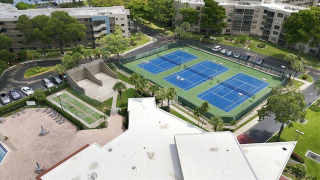 1100 COLONY POINT Circle 121, Pembroke Pines, FL 33026
