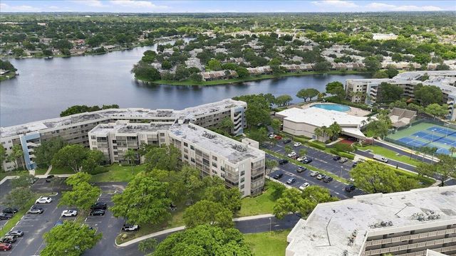 1100 COLONY POINT Circle 121, Pembroke Pines, FL 33026