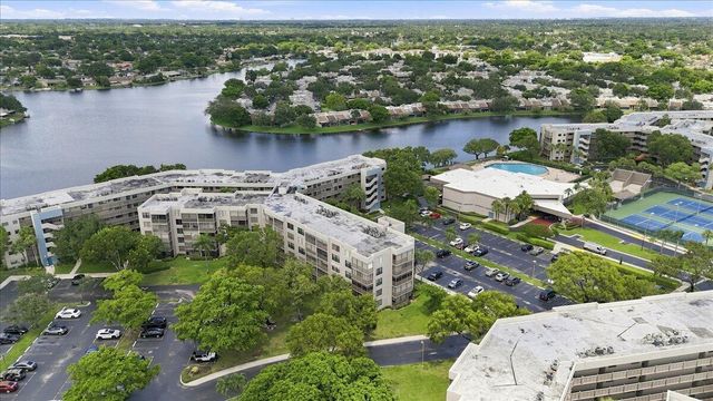 1100 COLONY POINT Circle 121, Pembroke Pines, FL 33026
