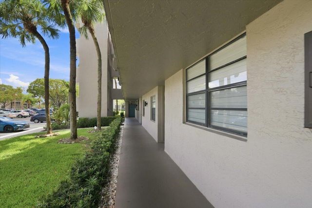 1100 COLONY POINT Circle 121, Pembroke Pines, FL 33026