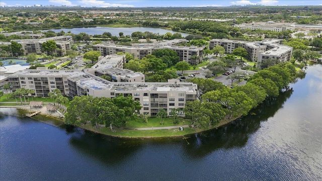 1100 COLONY POINT Circle 121, Pembroke Pines, FL 33026