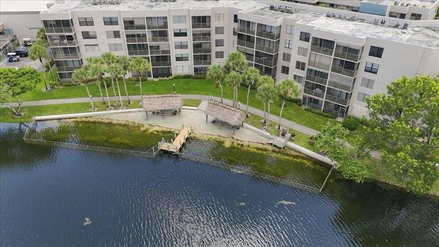 1100 COLONY POINT Circle 121, Pembroke Pines, FL 33026