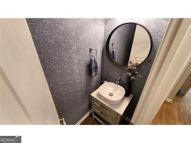7521 Mounring Dove Way, Flowery Branch, GA 30542