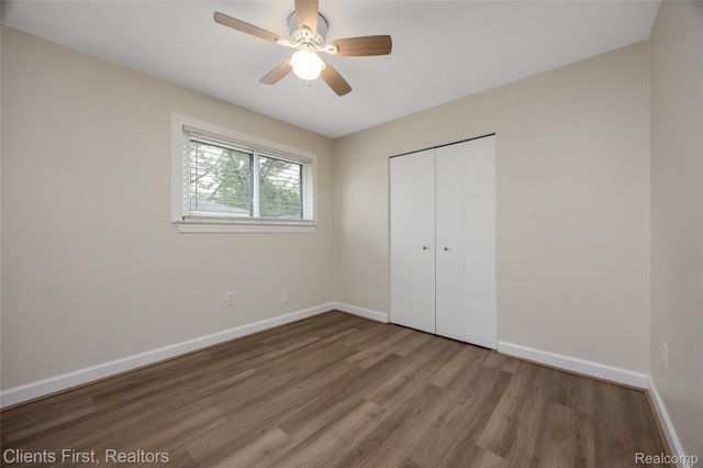 4993 Bedford Street, Dearborn Heights, MI 48125
