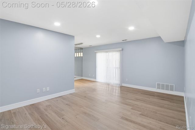 29850 W 12 Mile Road 512, Farmington Hills, MI 48334