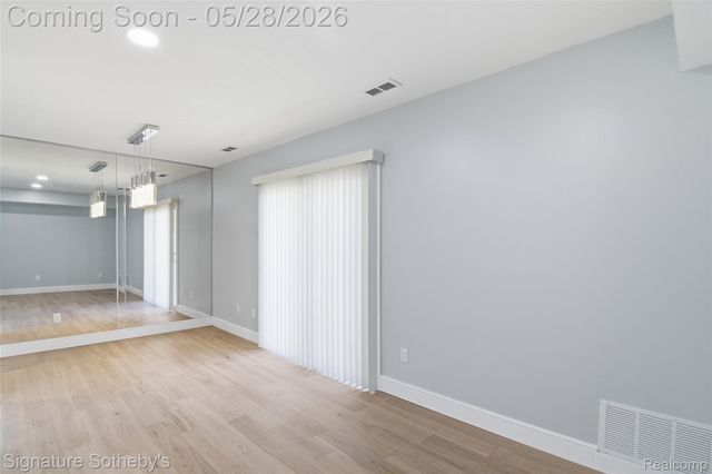 29850 W 12 Mile Road 512, Farmington Hills, MI 48334