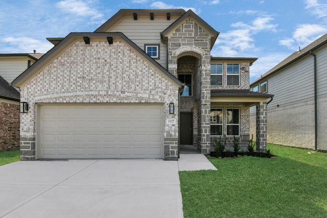 12027 Maple Oak Drive, Houston, TX 77066